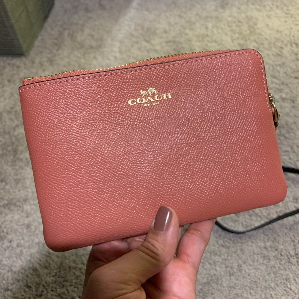 COACH ZIP AROUND WRISTLET